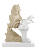 Scultura Bacio Stilizzata 15X16 Nocciola/Bianco Base Bianca