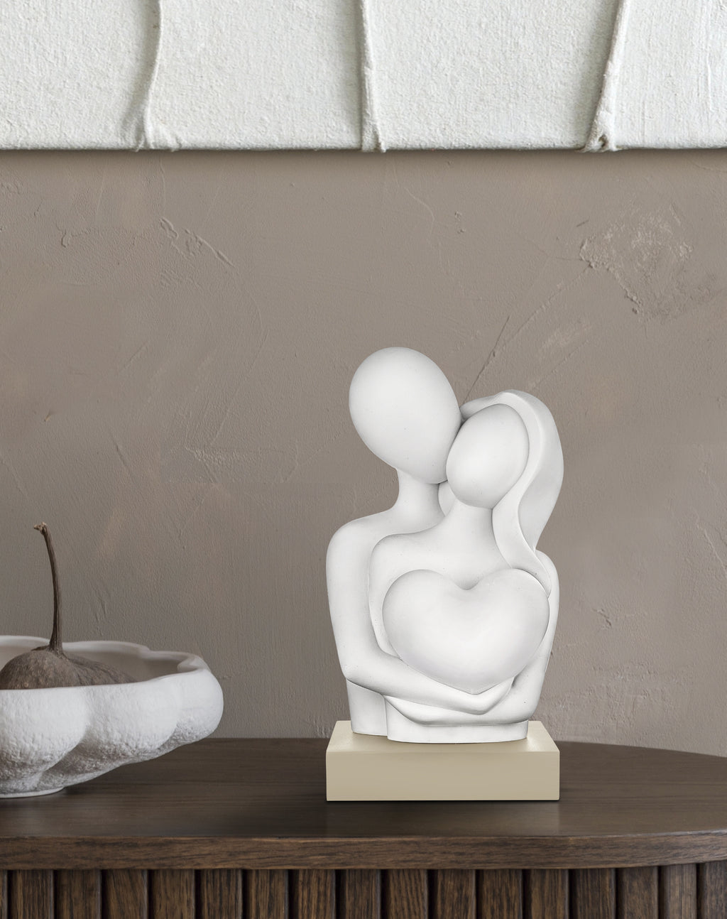 Coppia Abbraccio Love H.13,5 Nocciola Scritta Love